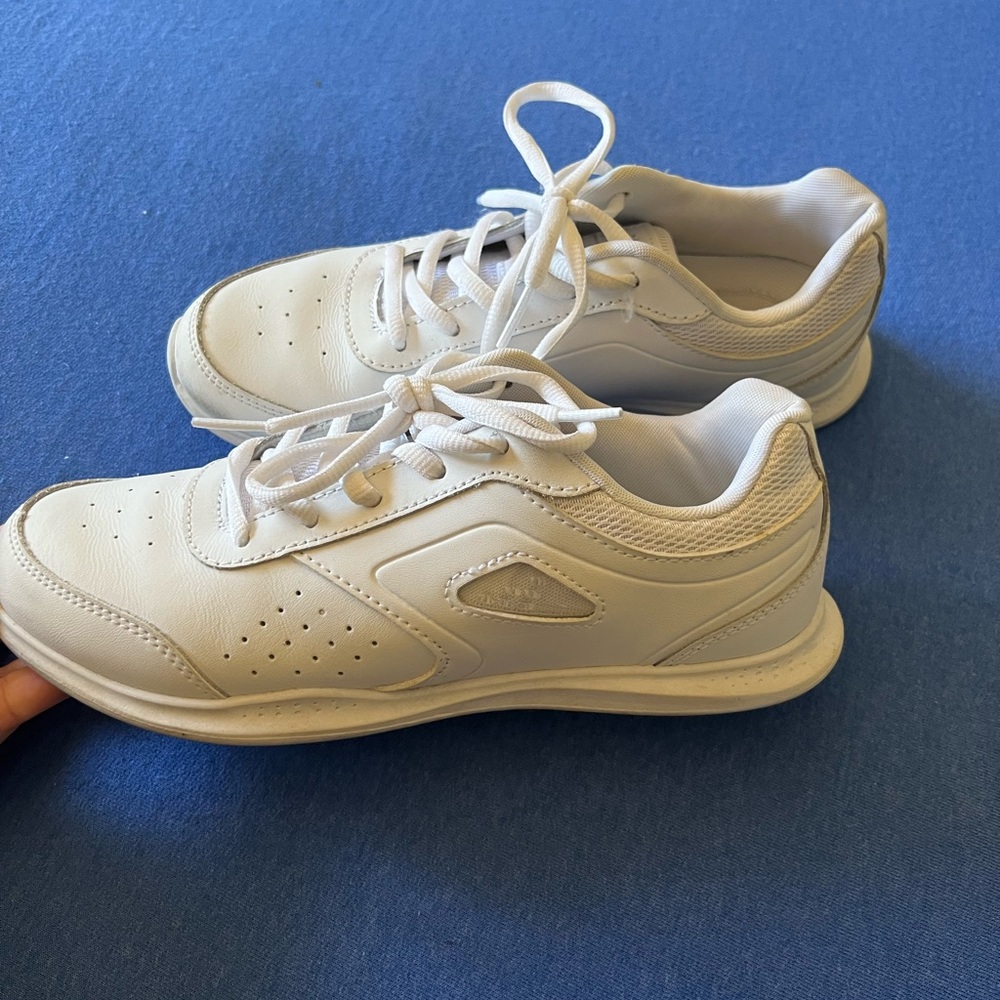 BCG Cheer Shoes - like new - Woman’s 7B